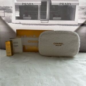 Chanel Beauté Pouch Bundle